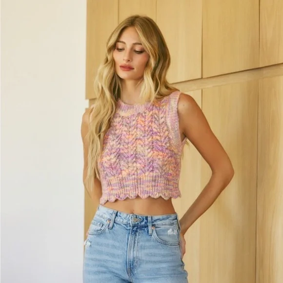 Scallop Hem Crop Cable Knit Sweater Vest - Picture 5 of 8